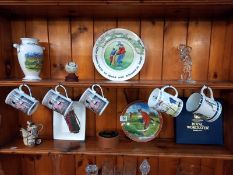 A good selection of golfing themed collectables including Royal Worcester & a Ralph Loren Wedgwood