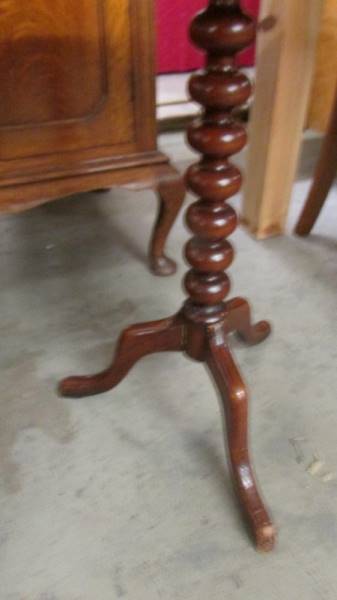 An oval oak occasional table on tripod base with bobbin turned column. COLLECT ONLY. - Image 2 of 3