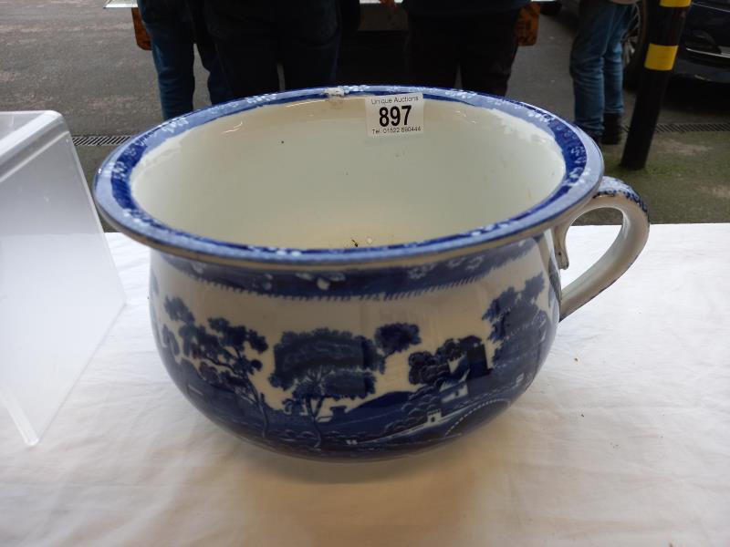 A blue & white chamber pot - Image 2 of 2
