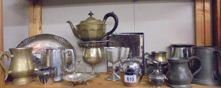 A mixed lot of silver plate and pewter.