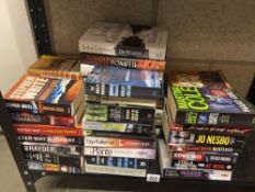 A large quantity of Modern Thrillers including Connelly, Cornwell, Grisham, Ludlum etc