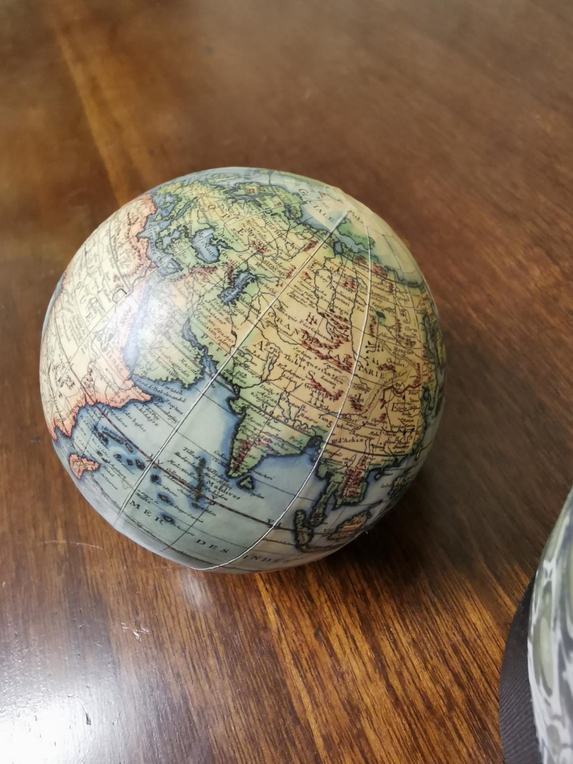 Miniature world globe with original box. - Bild 2 aus 2
