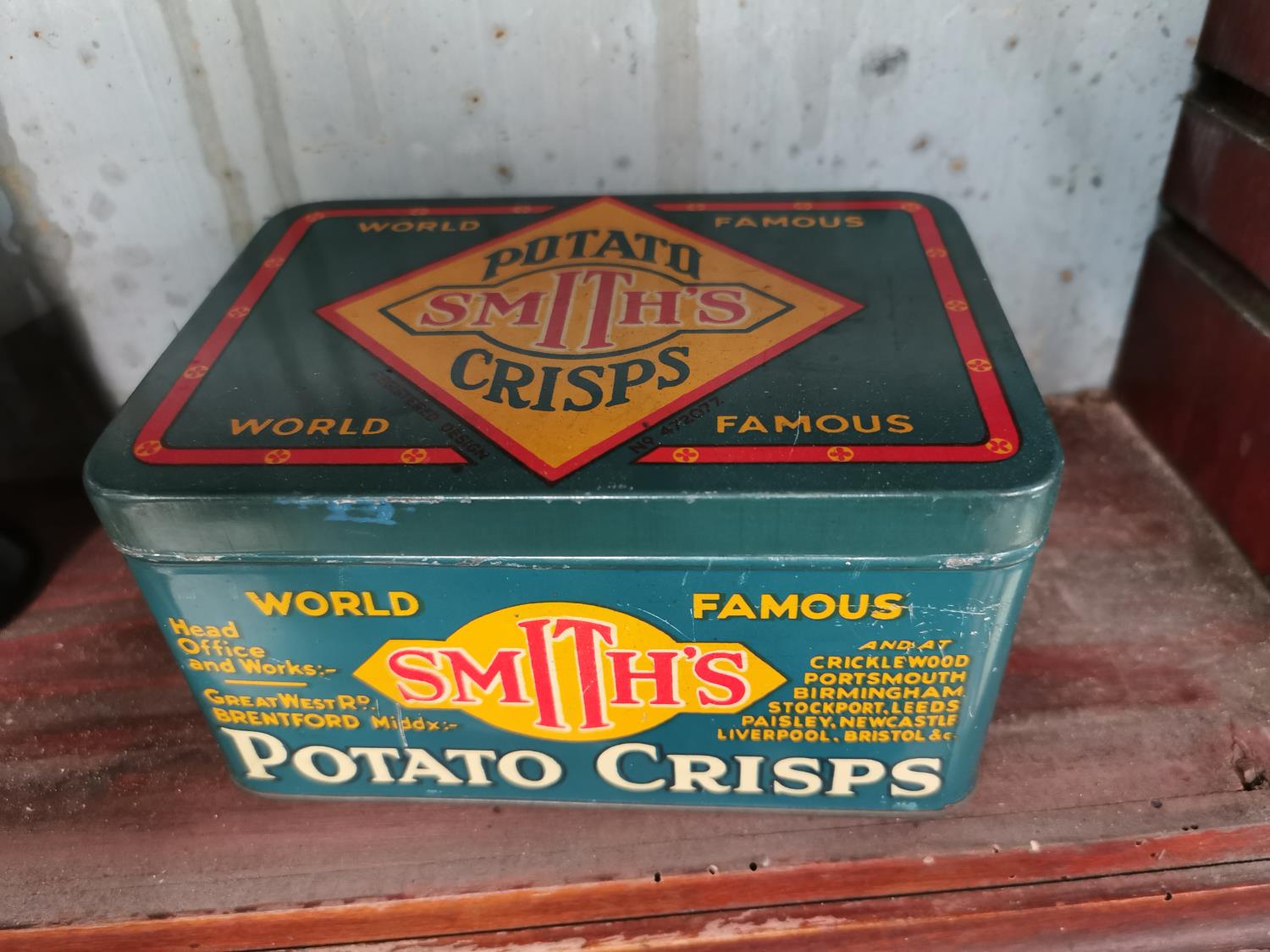 Smith's potato crisps Advertising tin