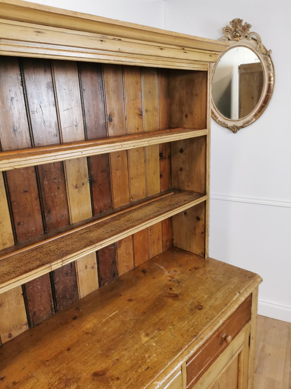 19th C. Irish pine kitchen dresser with open shelves - Image 3 of 7