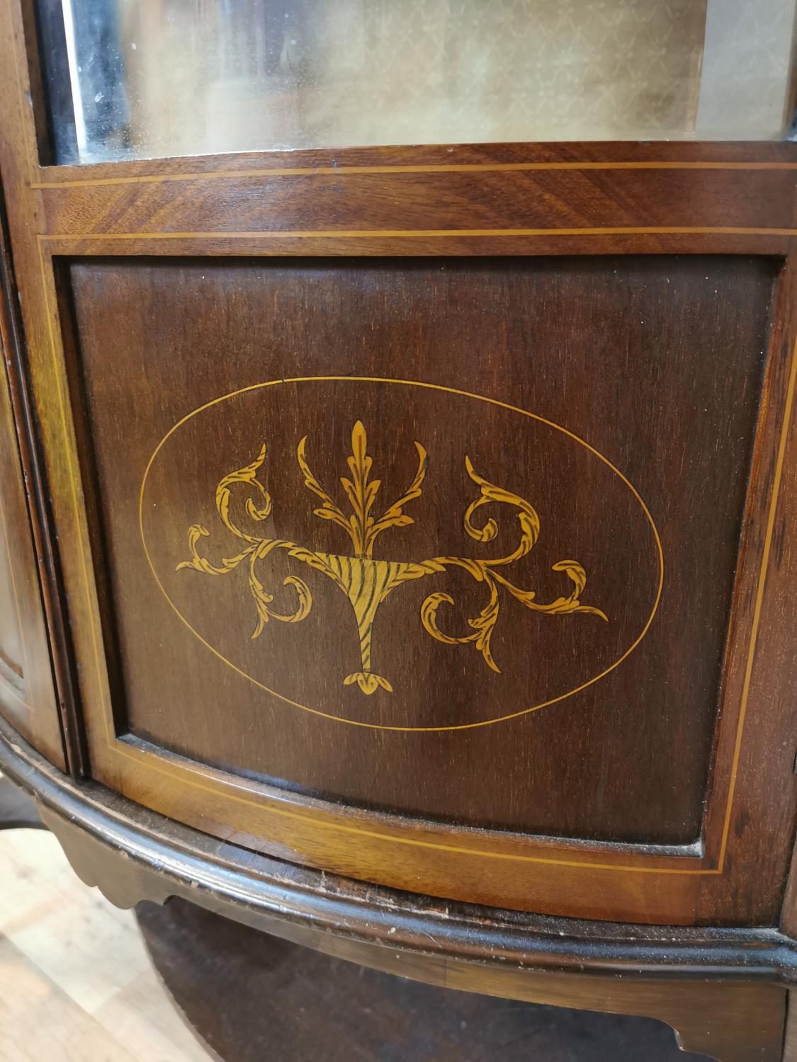 Edwardian mahogany bow fronted display cabinet - Image 6 of 8