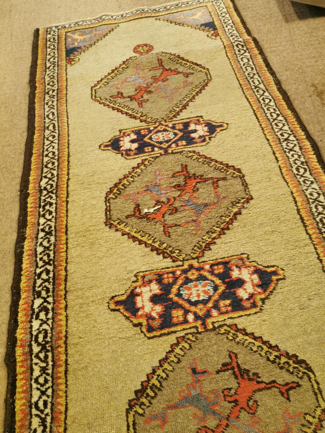 Persian hand knotted wool runner - Image 3 of 3