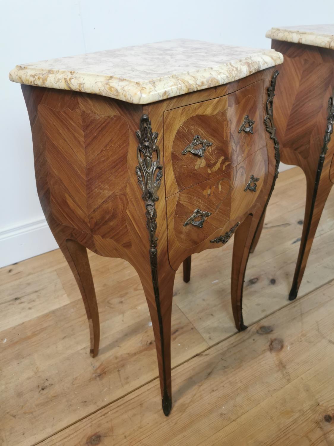 Pair of good quality kingwood marble topped bedside lockers - Image 3 of 7