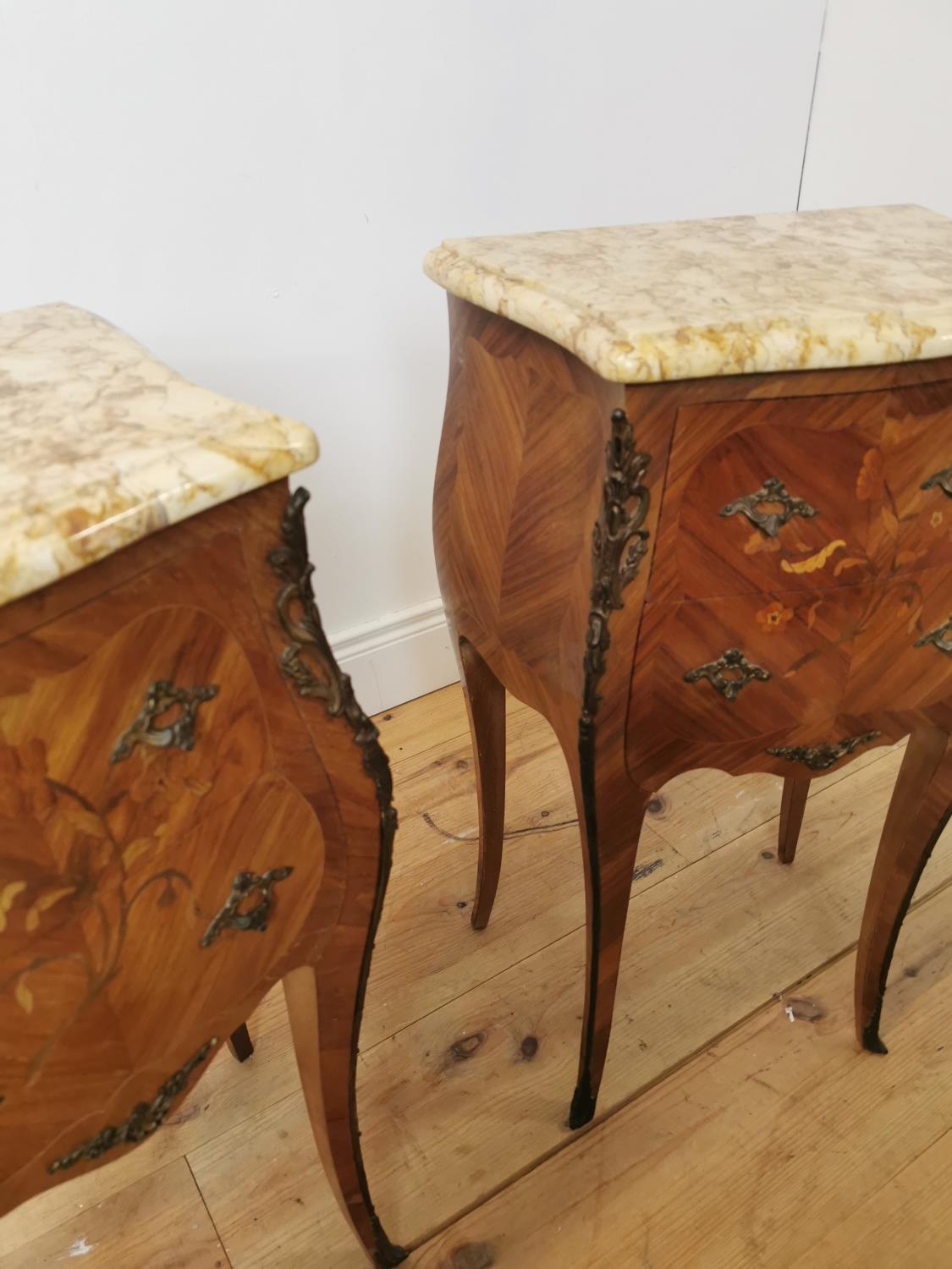 Pair of good quality kingwood marble topped bedside lockers - Image 2 of 7