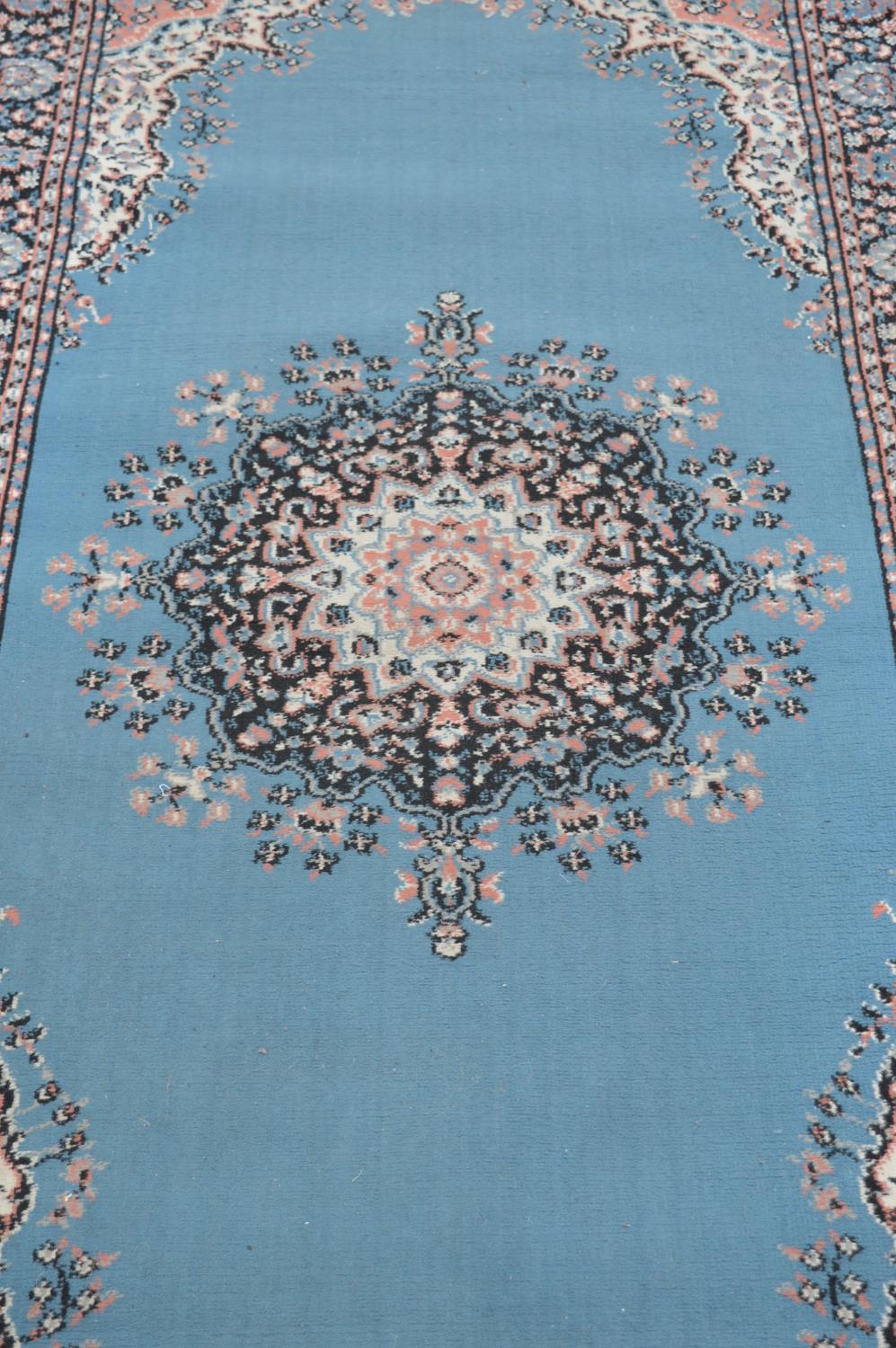 Rectangular Blue carpet - Image 2 of 3