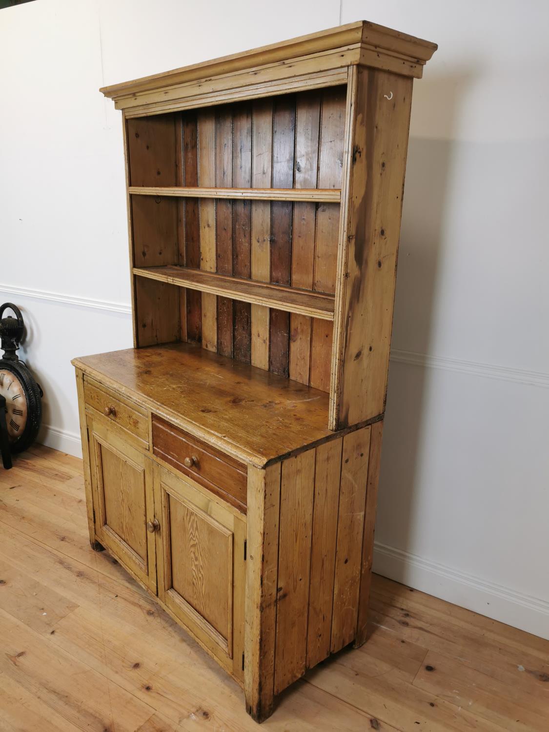 19th C. Irish pine kitchen dresser with open shelves - Image 5 of 7
