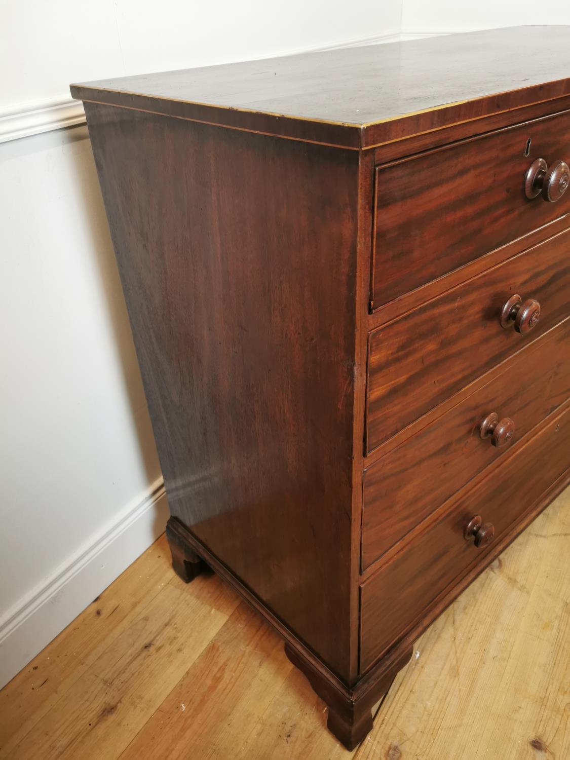 Good quality Georgian mahogany and satinwood chest of drawers - Image 4 of 6