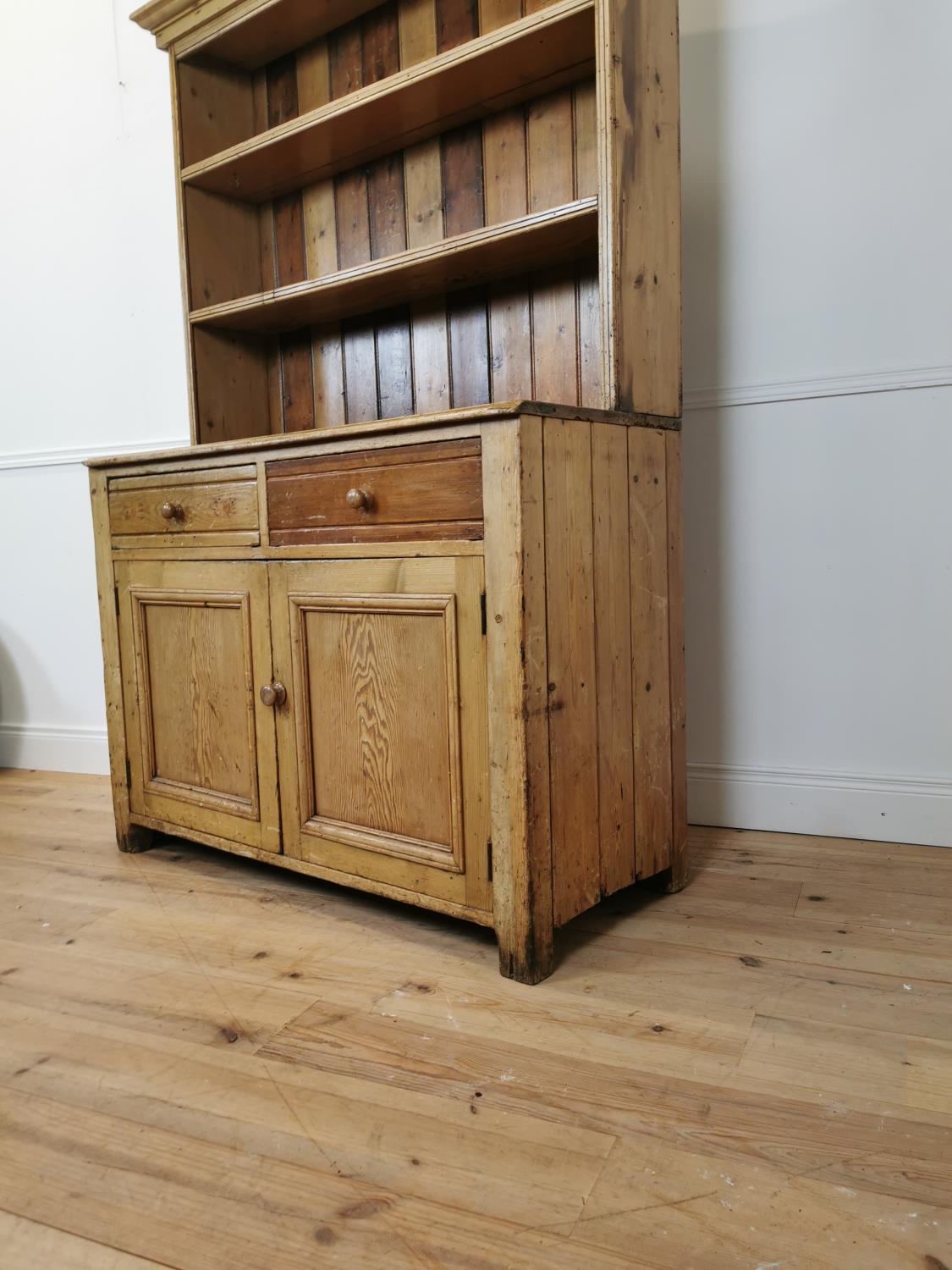 19th C. Irish pine kitchen dresser with open shelves - Image 6 of 7