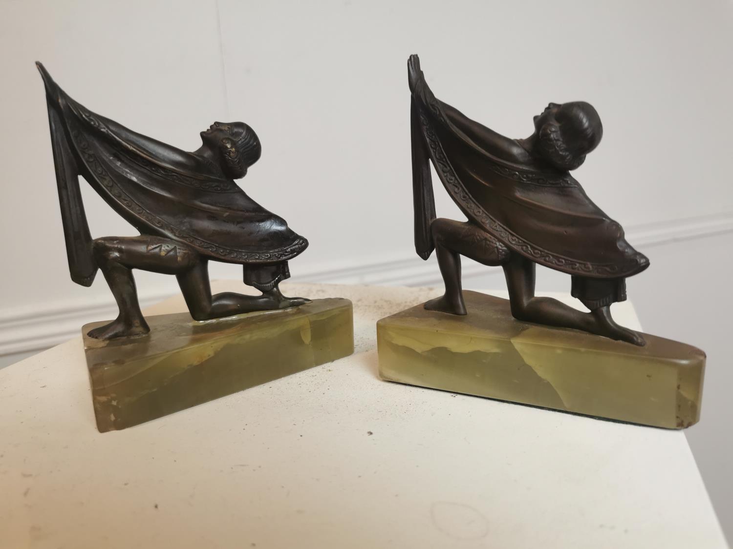 Pair of Art Deco bronze book ends - Bild 2 aus 3