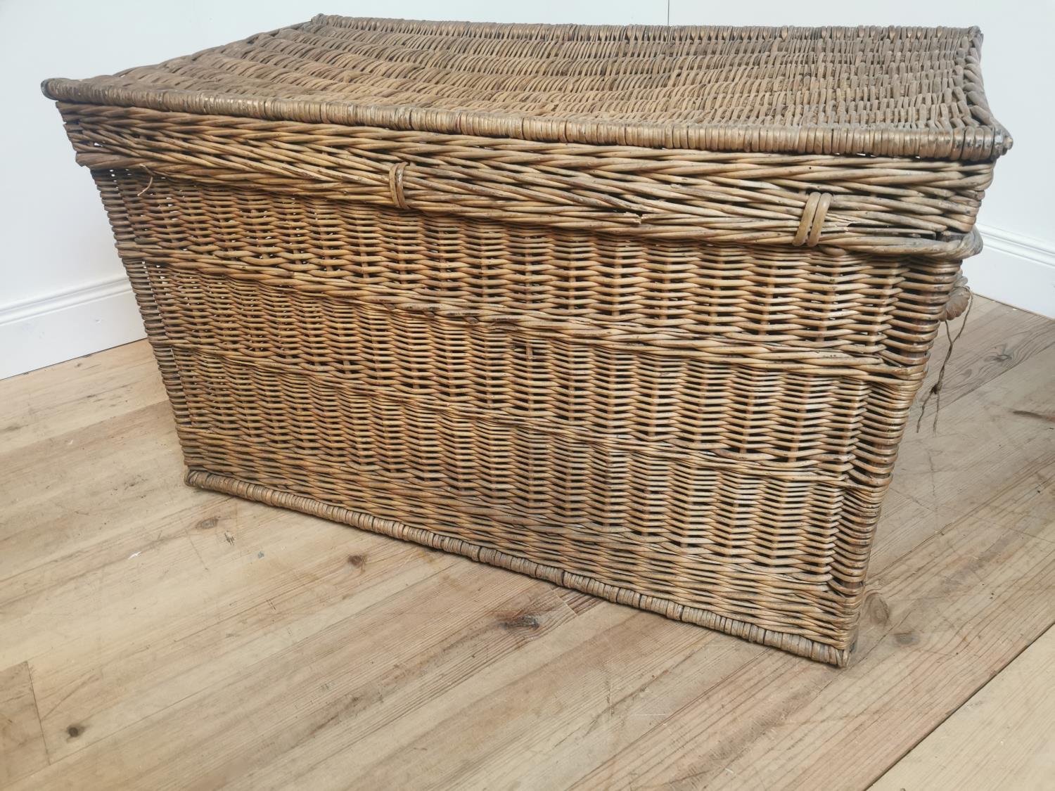 Early 20th C. wicker laundry basket. { - Bild 5 aus 5