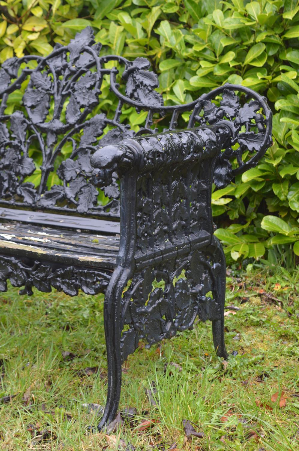 Heavy cast iron coalbrookdale design garden bench {150 cm W x 96 cm H x 70 cm D} - Bild 2 aus 2