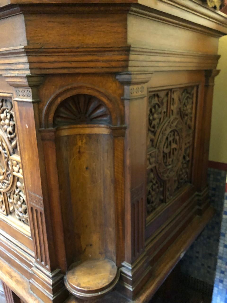 Good quality 19th century oak pulpit with wrought iron balustrade {270 cm W x 190 cm H x 120 cm D} - Bild 4 aus 6