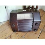 1950's Bakelite radio { 32cm H X 41cm W X 31cm D }.