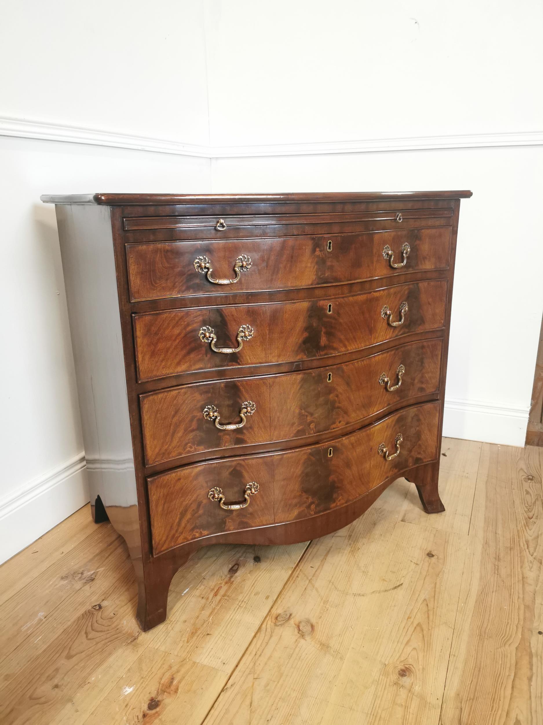 Good quality Edwardian serpentine fronted chest of drawers with four graduated drawers with brushing