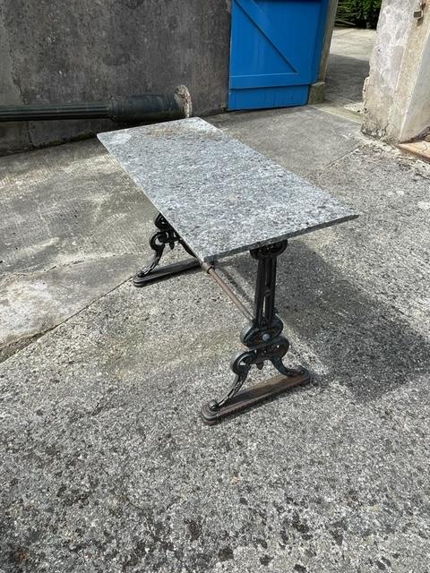 Cast iron garden table with slate top {74 cm H x 107 cm W x 46 cm D}. - Image 2 of 3