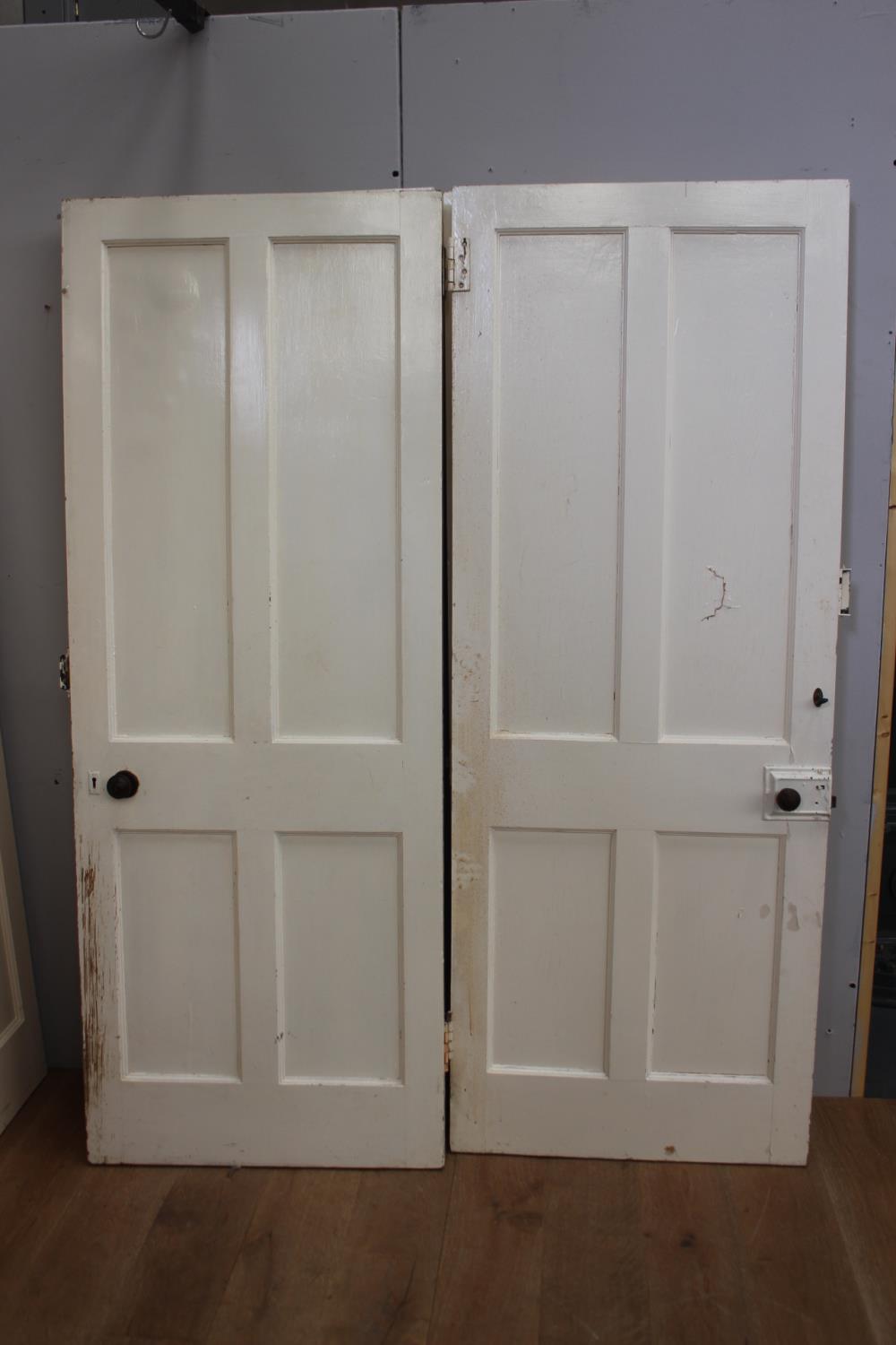 Two pairs of painted pine doors with fittings {198 cm H x 75 cm W x 44 cm D} - Image 4 of 5