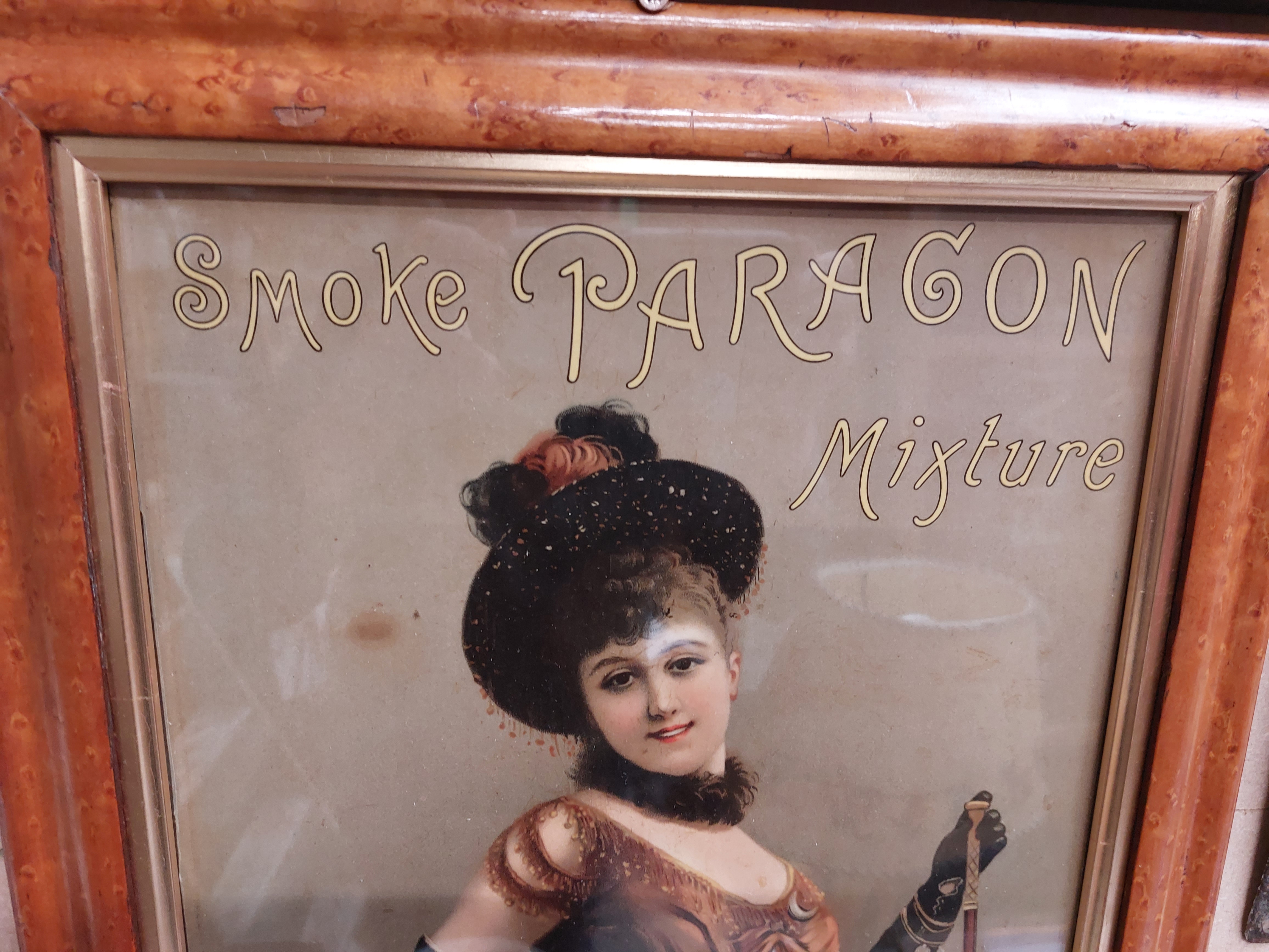 Smoke Paragon Mixture Gallagher & Co. Cigarettes framed advertising show card {51 cm H x 37 cm W}. - Bild 2 aus 3