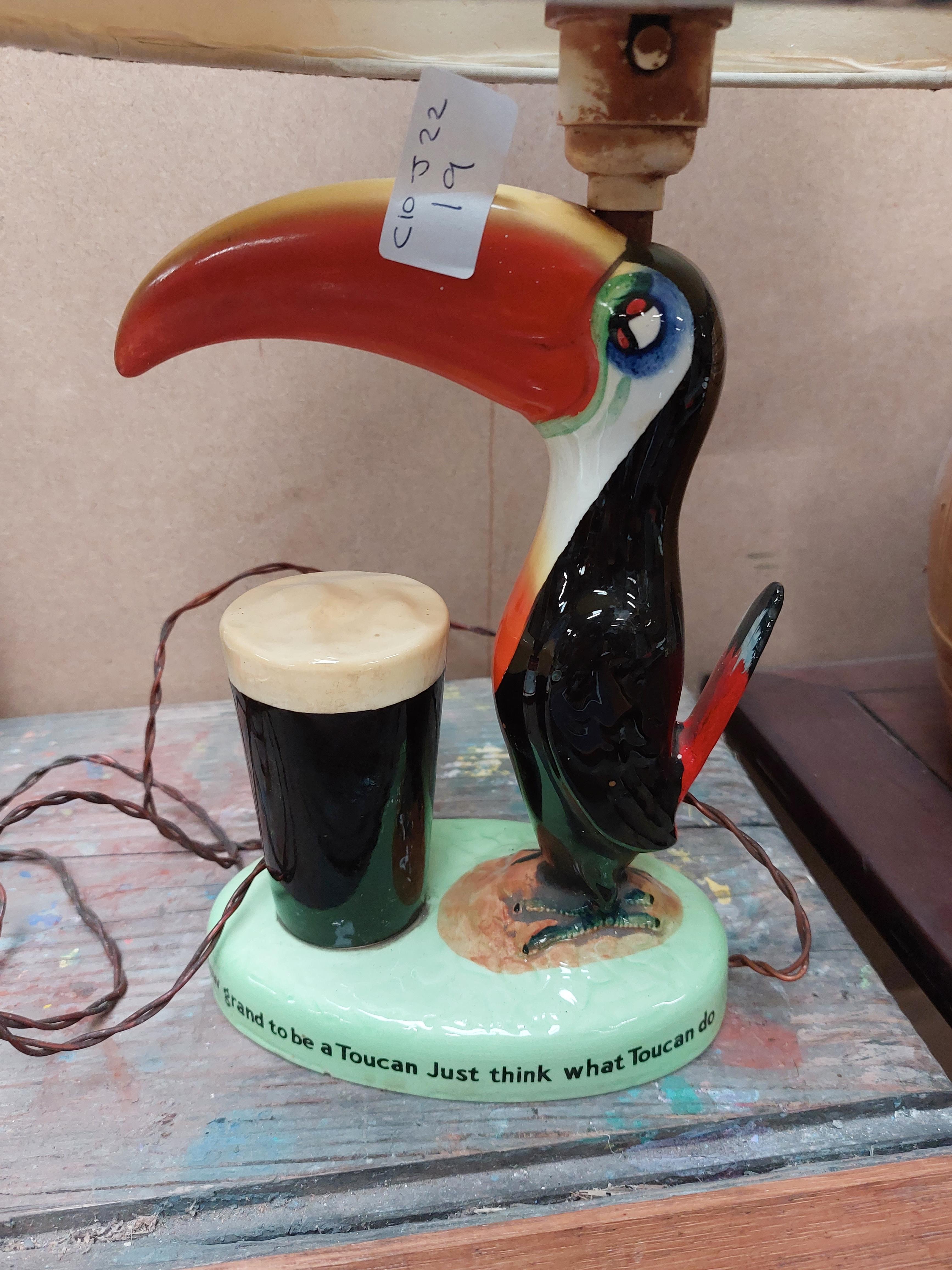 Guinness Toucan ceramic advertising lamp with original shade {43 cm H x 32 cm W x 20 cm D}. - Bild 3 aus 5