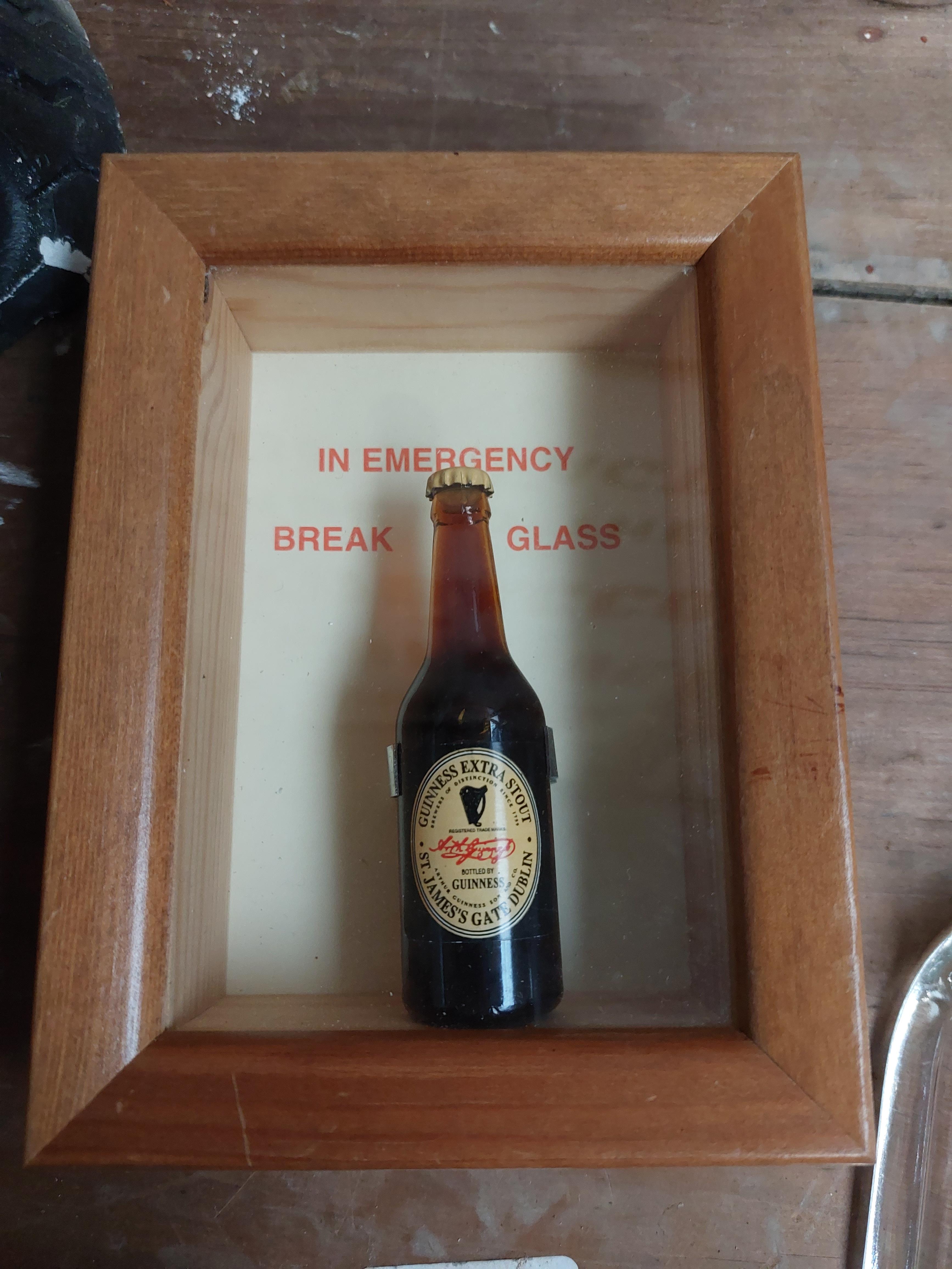 Guinness In Case Of Emergency Break Glass and Guinness aluminium beaker. {15 cm H x 11 cm W x 4 cm - Bild 2 aus 3