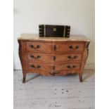 Good quality Edwardian satinwood serpentine chest with ormolou mounts the marble top above three