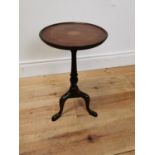 Good quality Edwardian mahogany and satinwood inlaid wine table raised on turned column and three