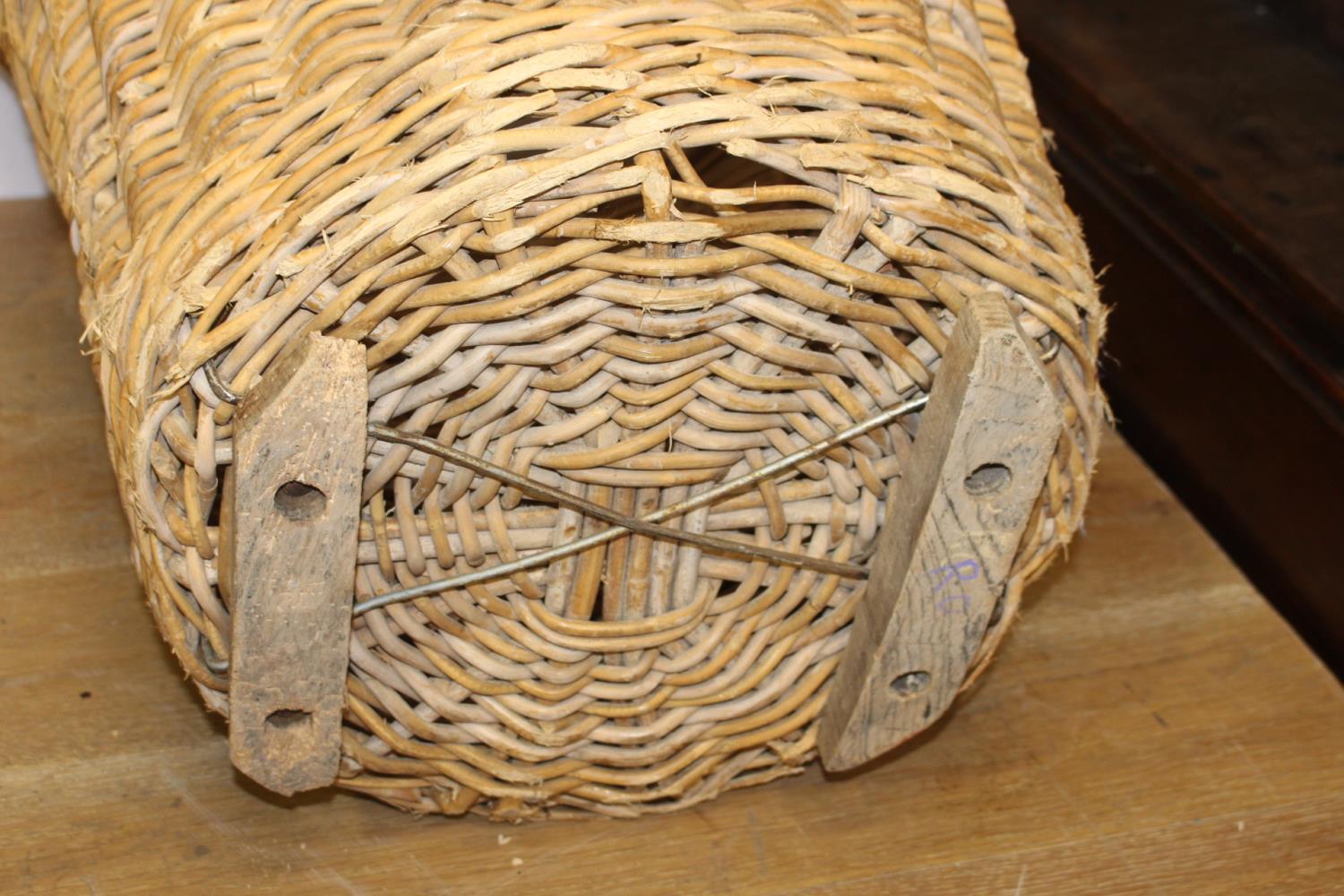 Wicker laundry/ log basket { 80cm H X 60cm Dia }. - Image 3 of 3