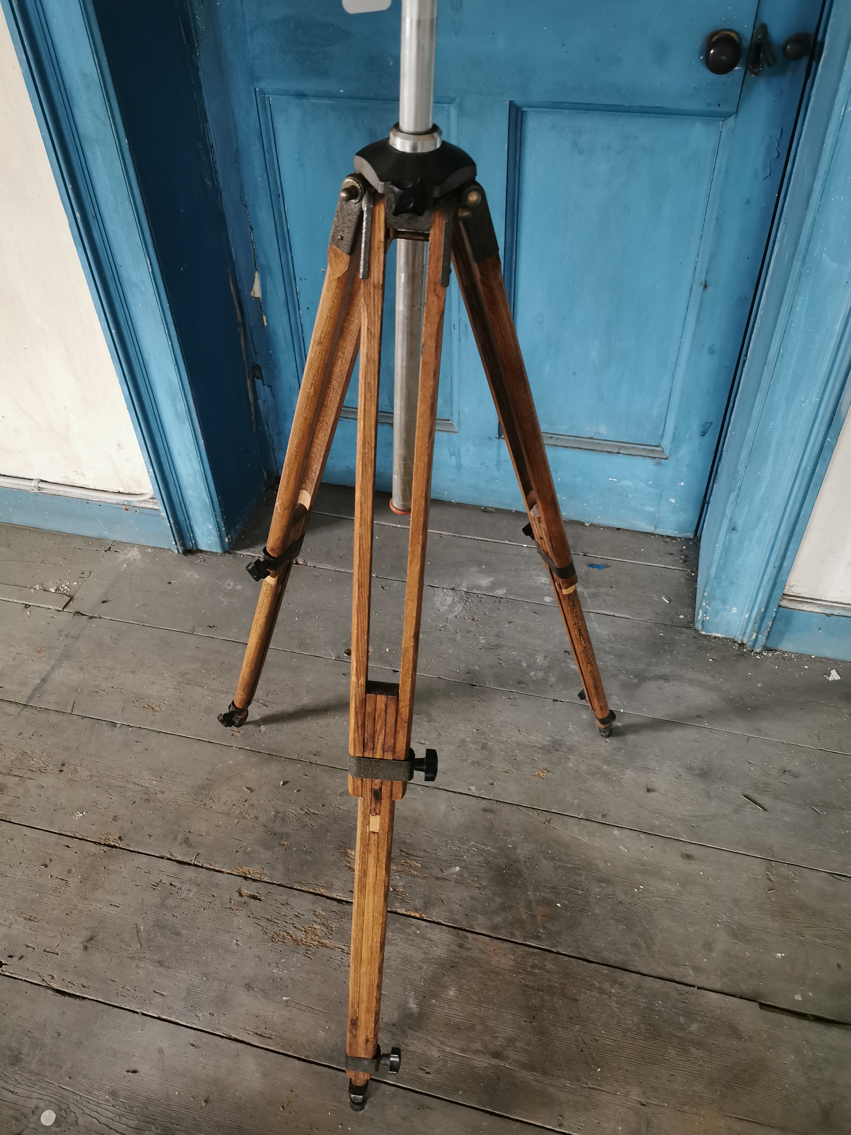 Theatre light mounted on a wooden tripod { 162cm H }. - Image 4 of 5