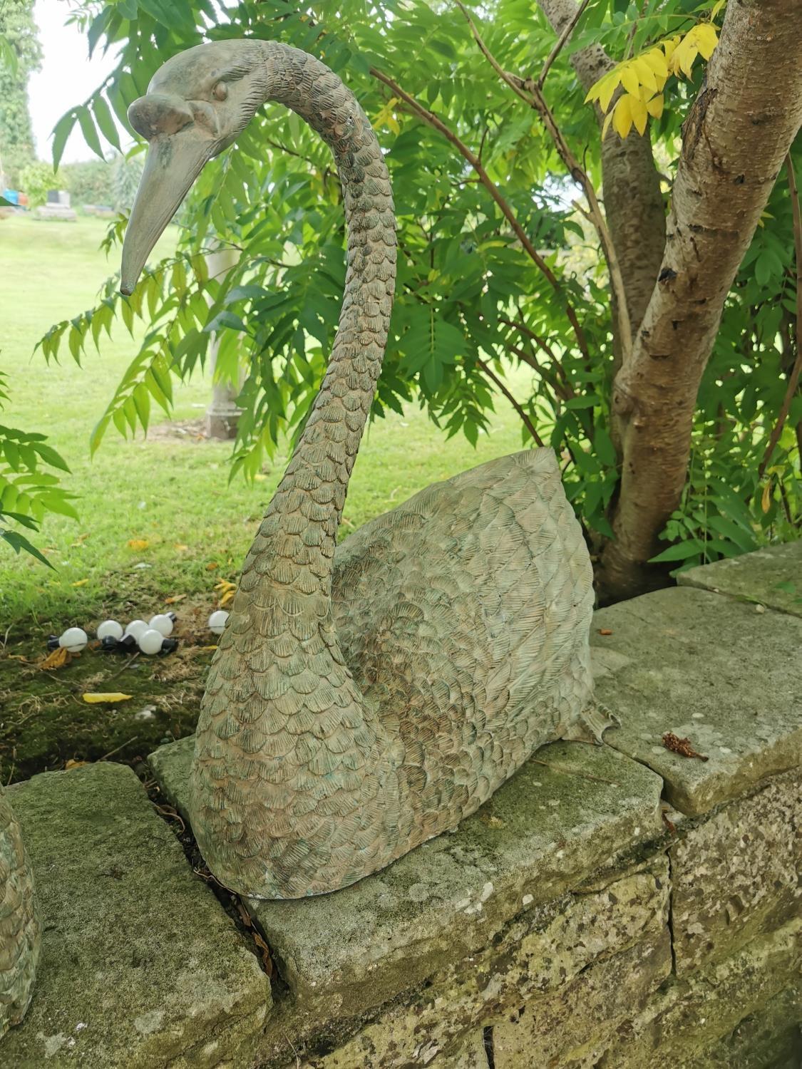 Set of exceptional quality bronze Swans - also can be used as water feature {90 cm H x 67 cm W x - Bild 2 aus 5