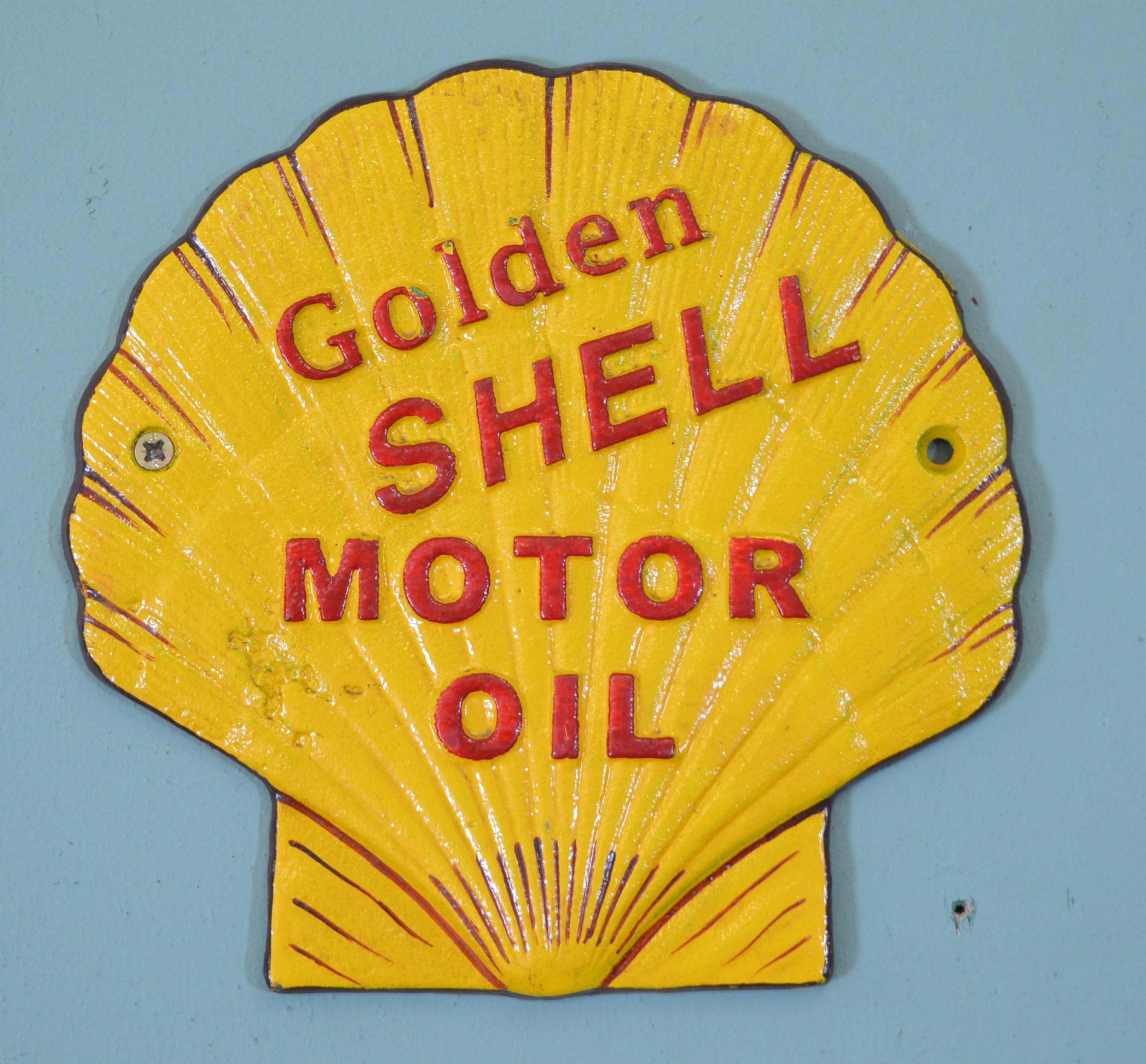 Golden Shell Motor Oil advertising wall plaque. {18 cm H x 18 cm W}.