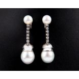 Earrings in gold and South Sea pearls