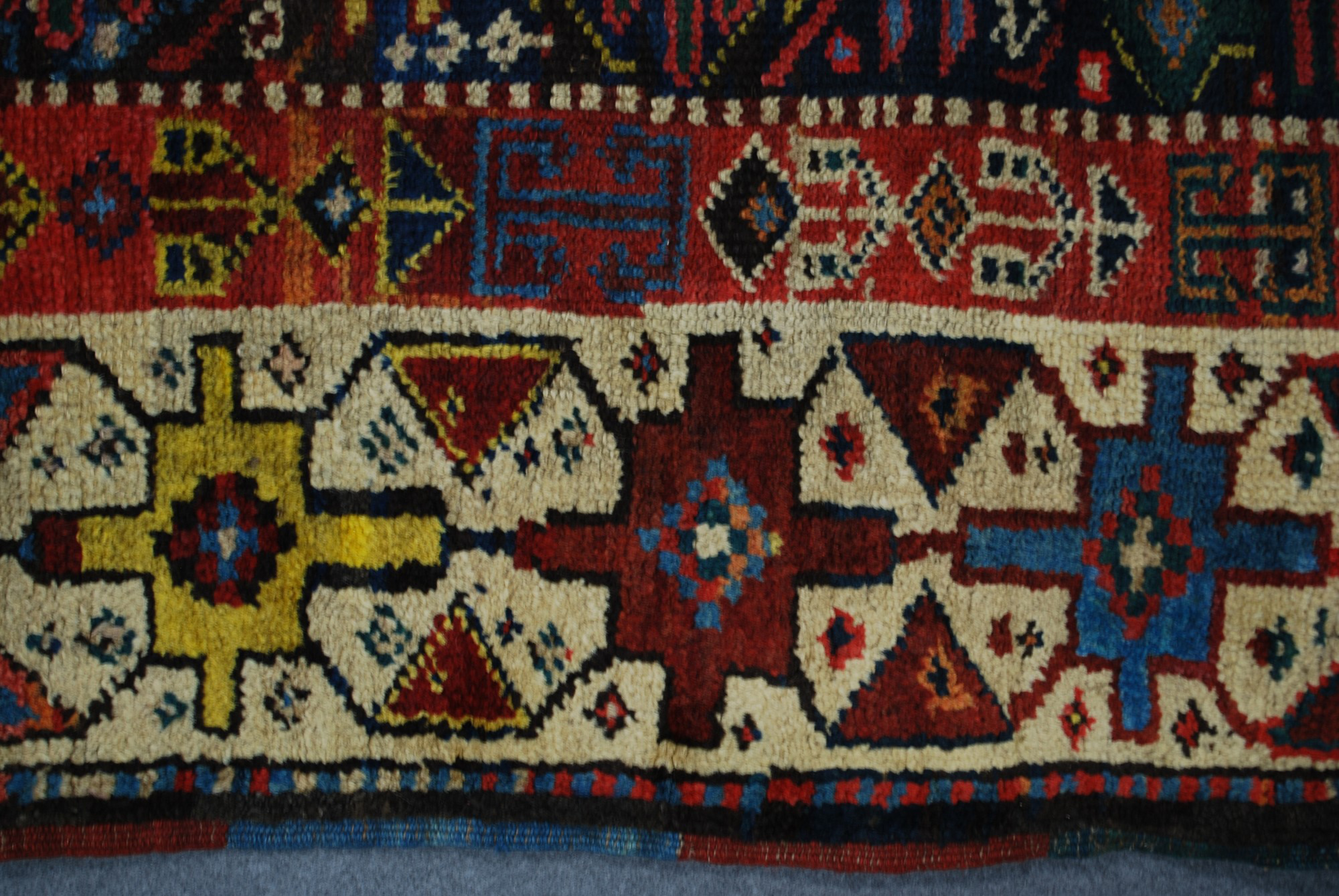 Azerbaijani carpet - Image 3 of 5