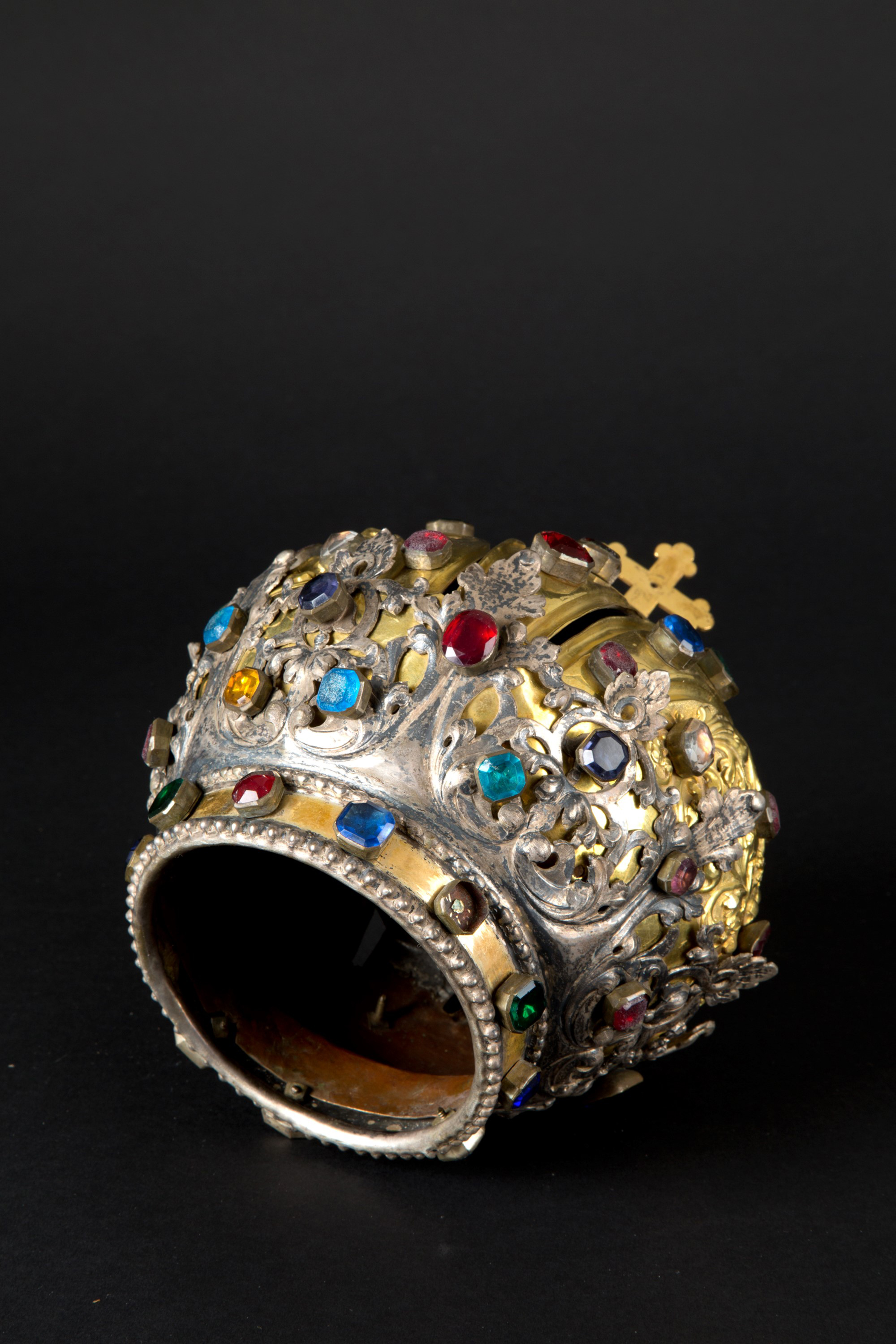 Gold and silver metal crown - Image 4 of 4