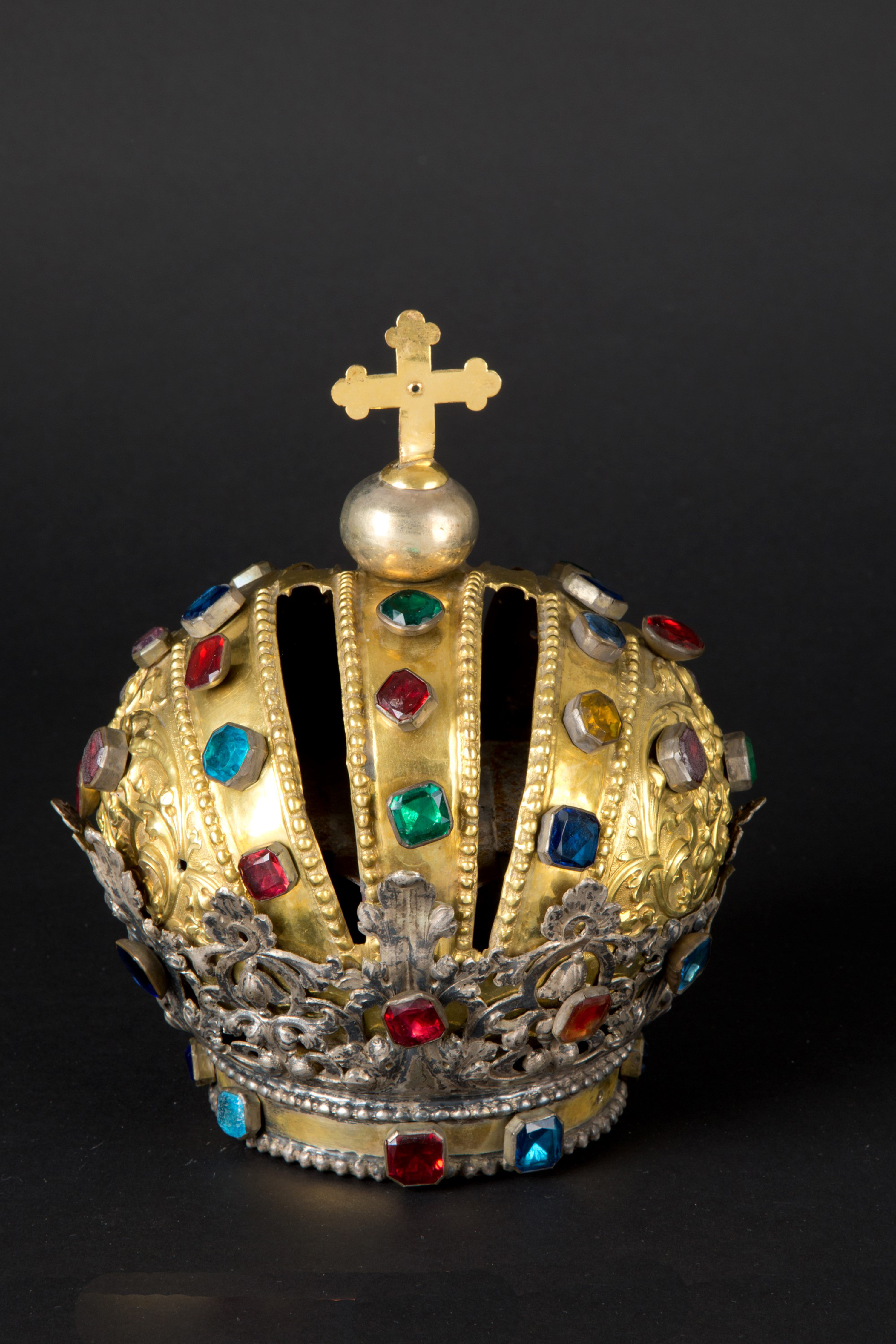 Gold and silver metal crown