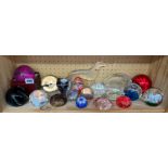 SELECTION OF GLASS PAPERWEIGHTS INCLUDING CAITHNESS (INC.