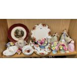 SHELF OF OLD COUNTRY ROSE PATTERNED PLATES AND PORCELAIN FLOWERS,