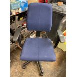 BLUE OFFICE SWIVEL CHAIR