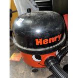 HENRY TUB VACUUM CLEANER