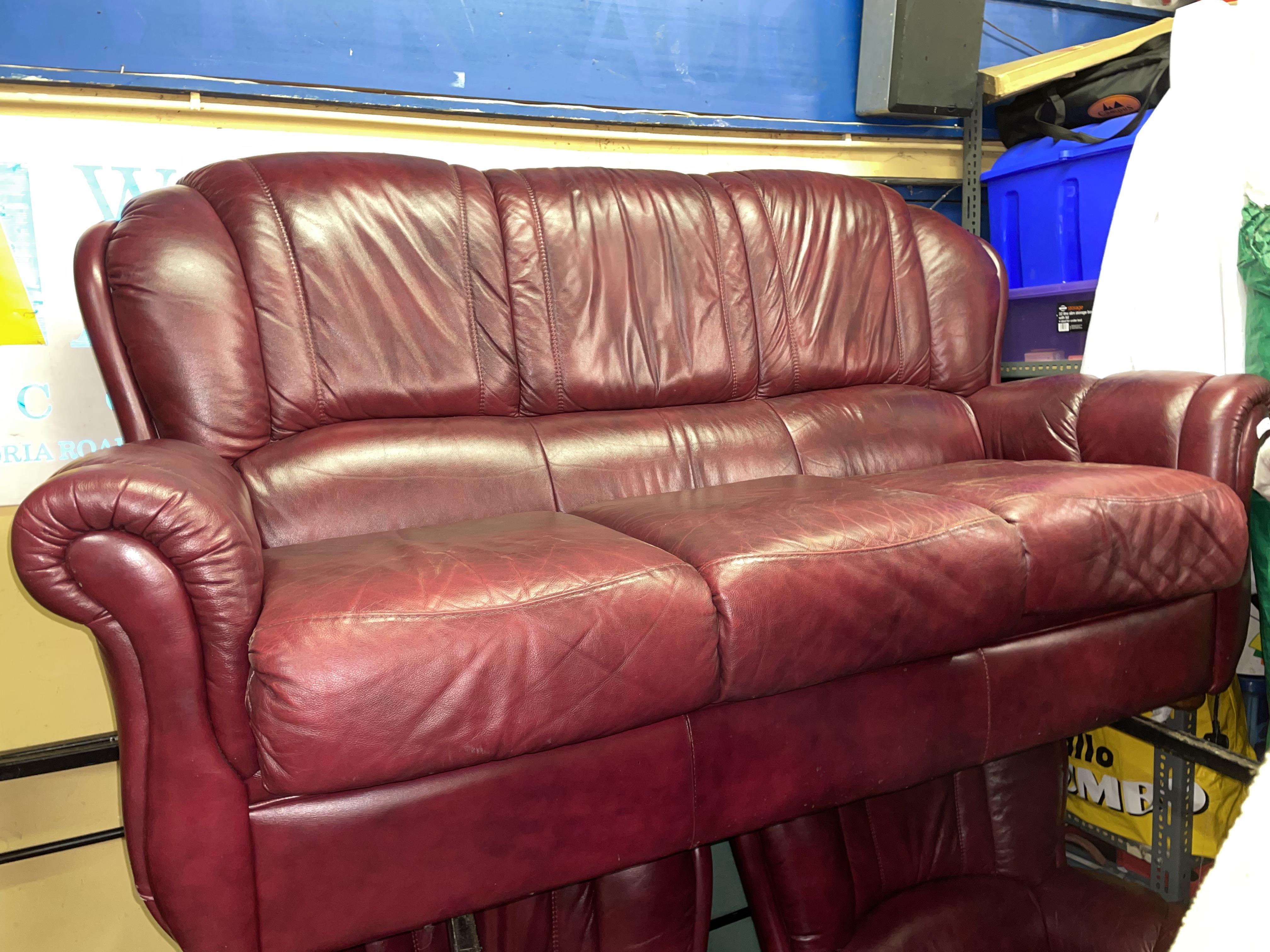 CHERRY RED LEATHER THREE PIECE SUITE - Image 2 of 3