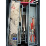 CANTILEVER TOOL BOX