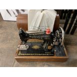 VINTAGE MANUAL SINGER SEWING MACHINE