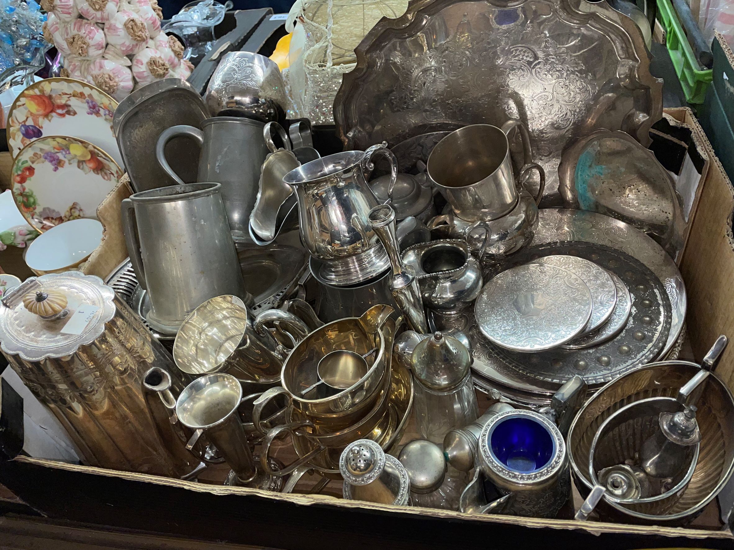 BOX - VARIOUS EPNS AND METAL WARES INCLUDING SAUCE BOATS, SUCRIERS, SIFTERS, CAKE BASKETS,