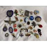 BAG OF VARIOUS ENAMEL LAPEL/ PIN BADGES AND A SILVER AND ENAMEL HEART SHAPED PHOTO FRAME AND SILVER