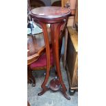 REPRODUCTION TRIFORM JARDINIERE STAND
