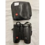 PAIR OF LEICA 8 X 32 BINOCULARS IN CARRY CASE