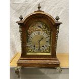 19TH CENTURY OAK CASED ARCHED MANTLE CLOCK WITH GILT METAL MOUNTS