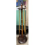 20TH CENTURY VICTORIAN STYLE BILLIARD CUE STAND WITH FIVE CUES 165CM H